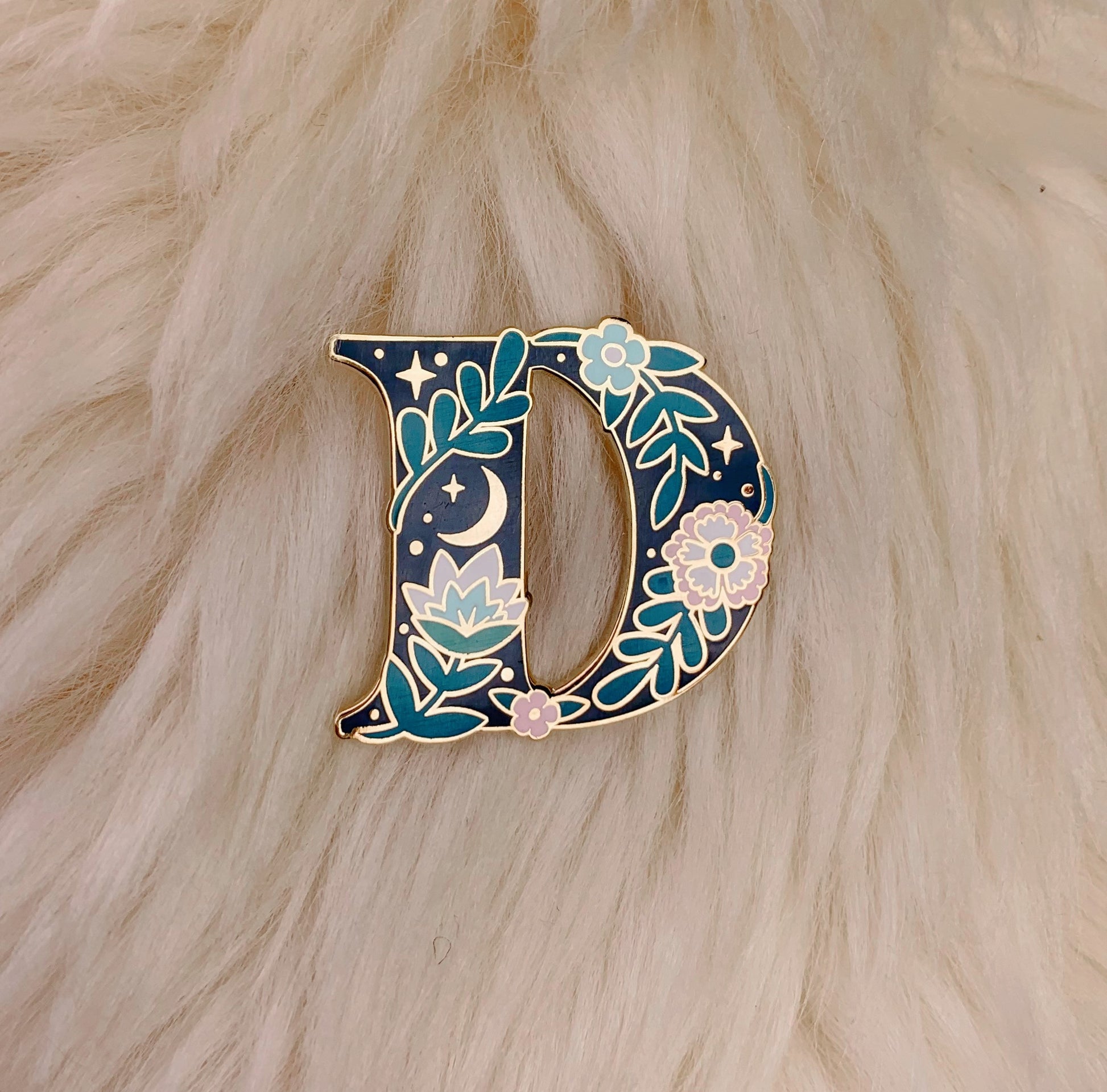 AC00264-MLT-OS - Botanical Letter Enamel Pin,  D