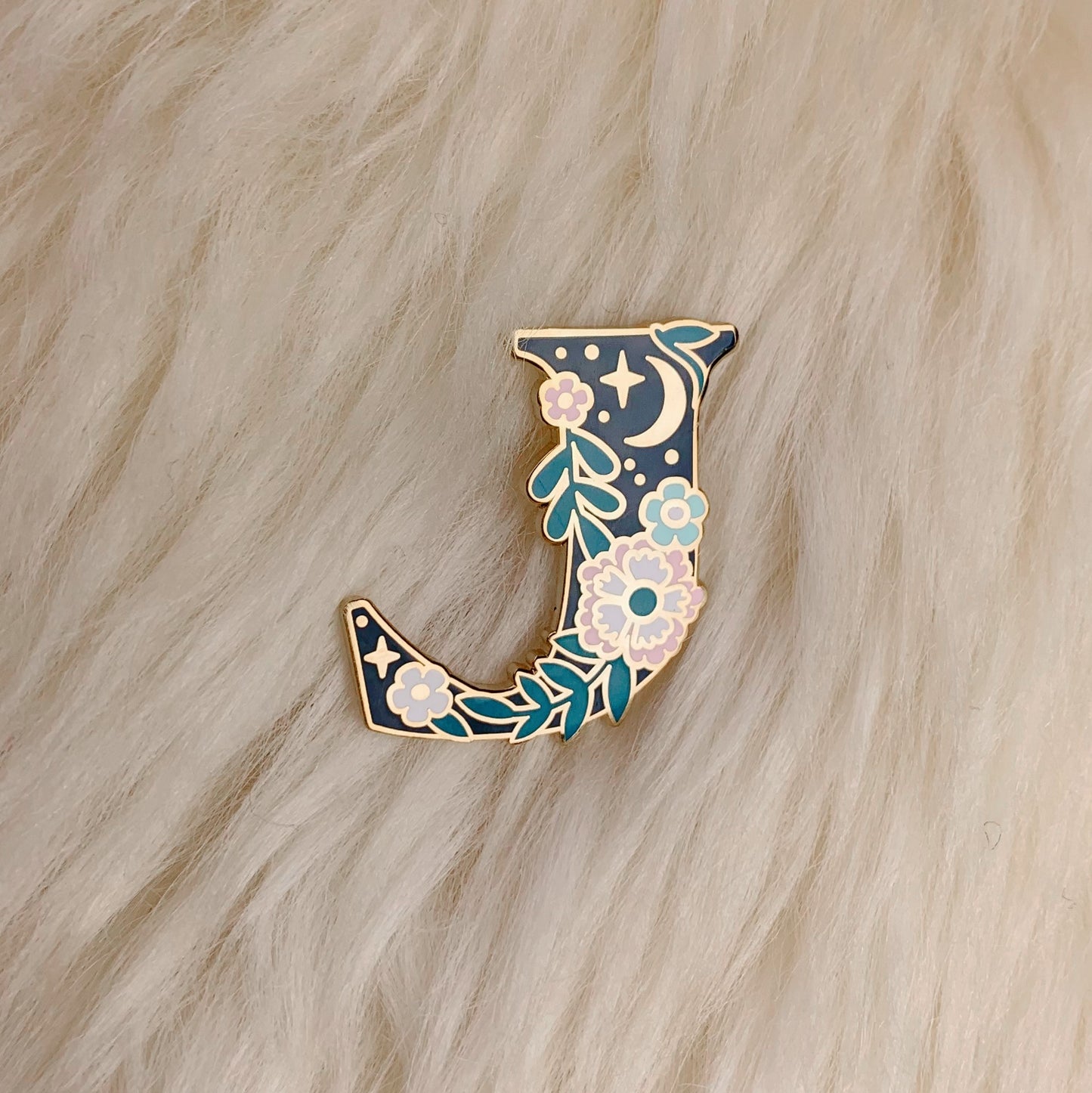 AC00264-MLT-OS - Botanical Letter Enamel Pin,  J