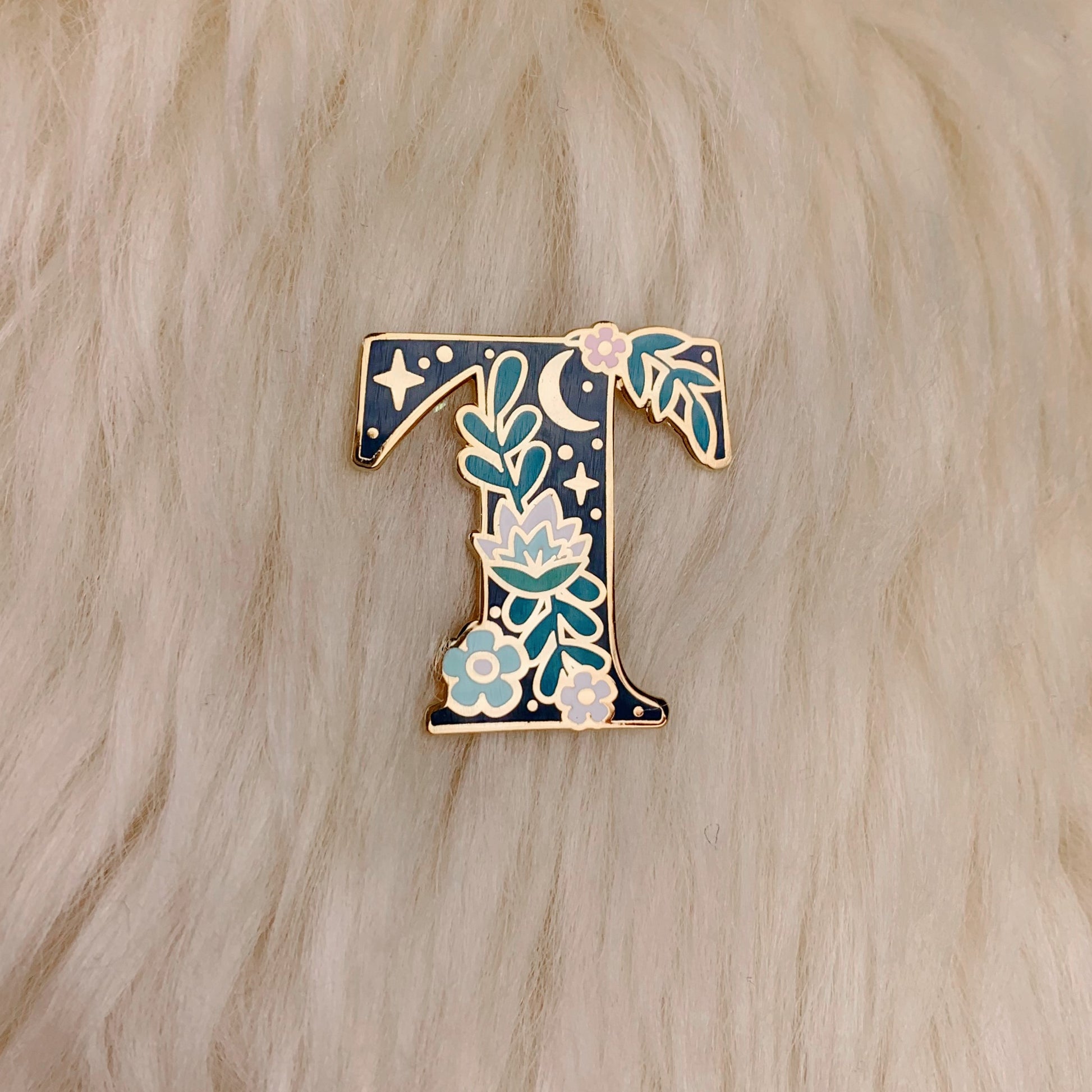 AC00264-MLT-OS - Botanical Letter Enamel Pin,  T