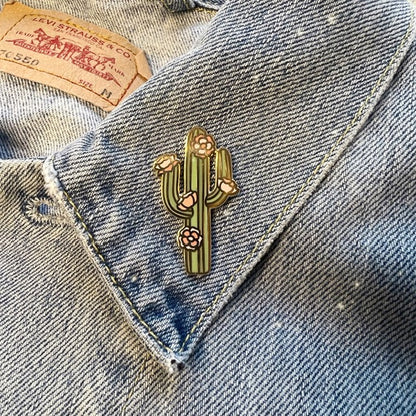 AC00371-MLT-OS - Saguaro Cactus Pin - Arizona Desert Southern Nature Saguaro Blossoms - Wildflower + Co (1)