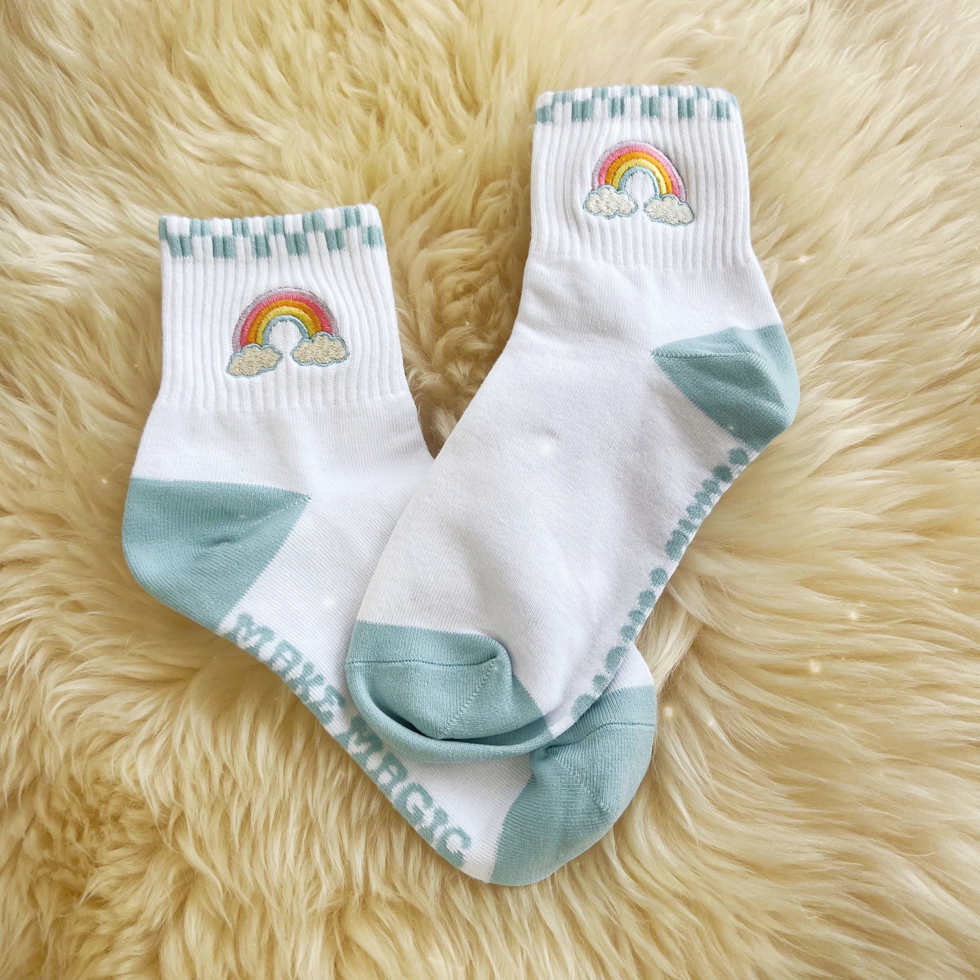 AC00408-MLT-OS - Rainbow Embroidered Athletic Ankle Sock - Wildflower + Co (1)fur