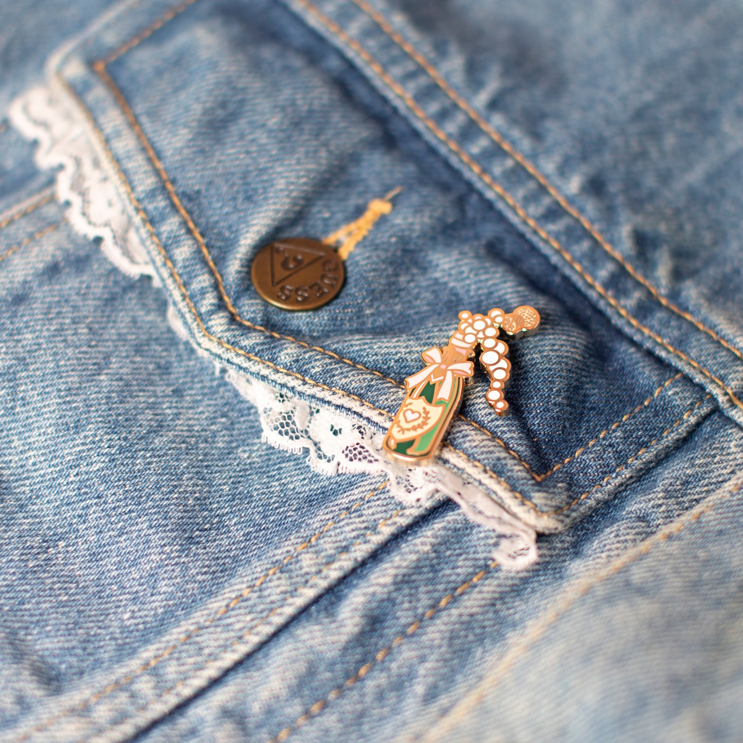 Champagne w/ Bow Enamel Pin