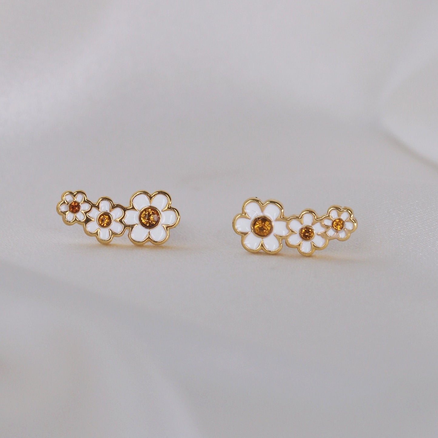 JW01005-GLD-OS - Daisy Chain Stud Earrings - Wildflower + Co satin