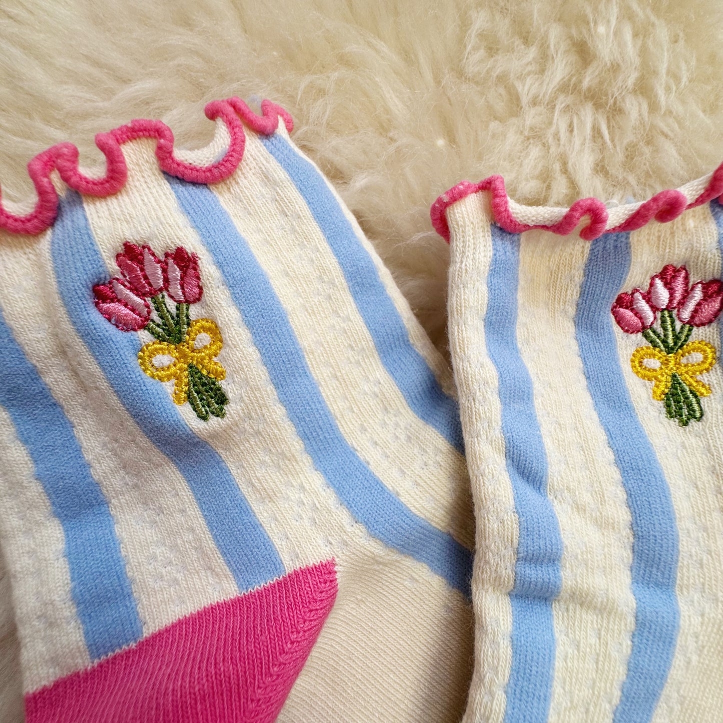 Tulip Embroidered Ruffle Pointelle Socks