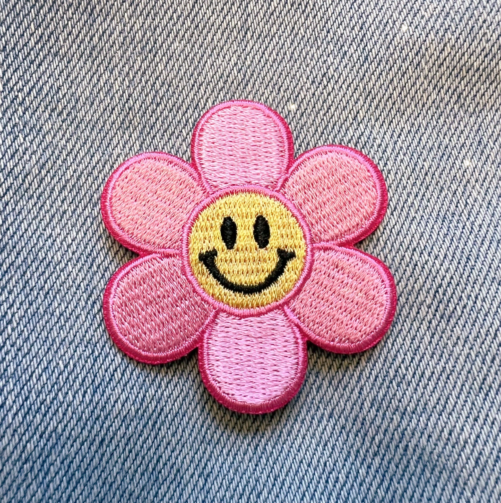 Smiley Face Daisy Patches - Wildflower + Co pink