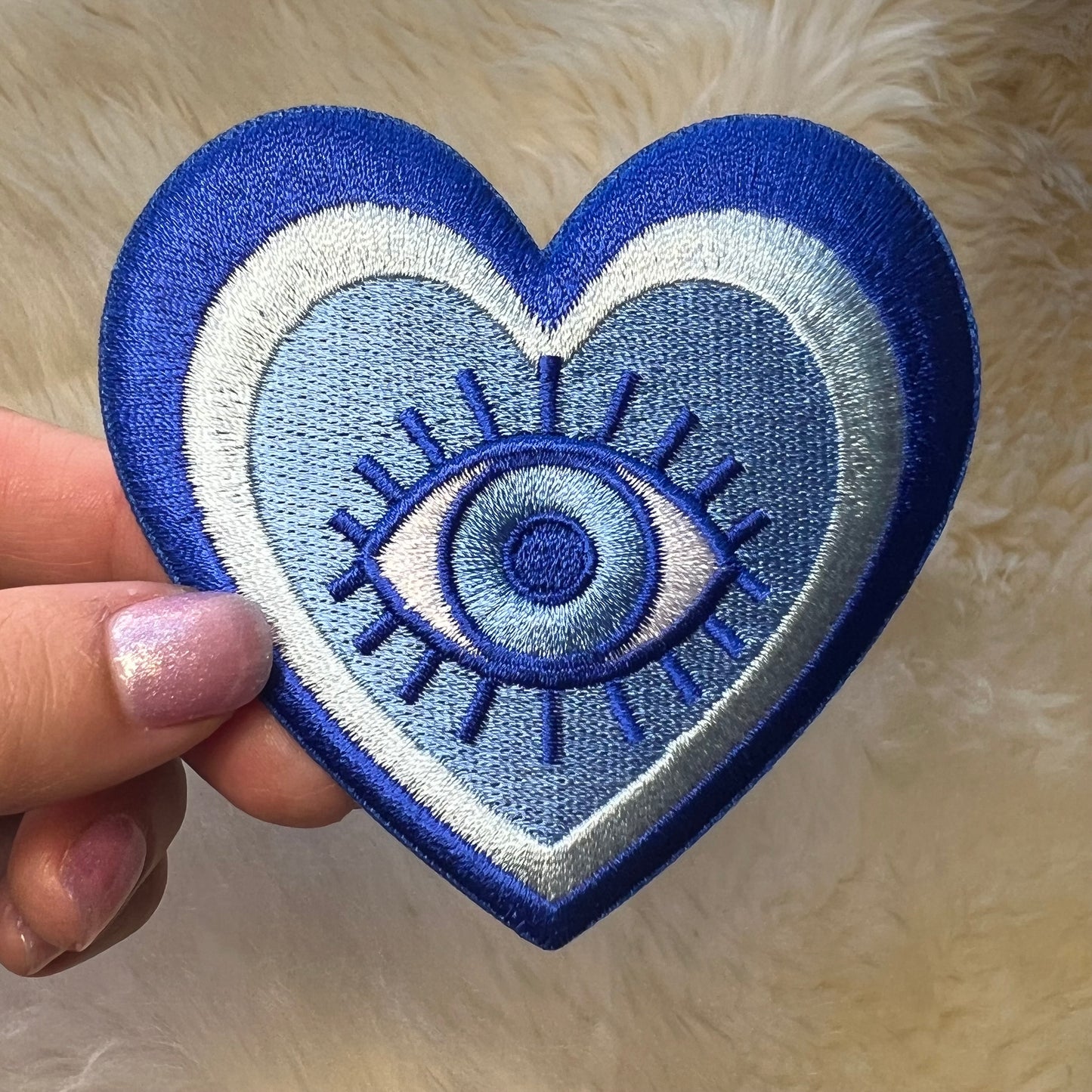 TR00595-BLU-OS - Evil Eye Heart Patch - Wildflower + Co (3) fur