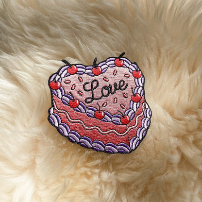 TR00675-PNK-OS - Love Cake Patch - Vintage Cake Patches - Embroidered Iron on Patch - Valentine's Day Gift - Pink Patches - Girlycore - Sweet Treat Patch - Pastry - Wildflower + Co (1) fur