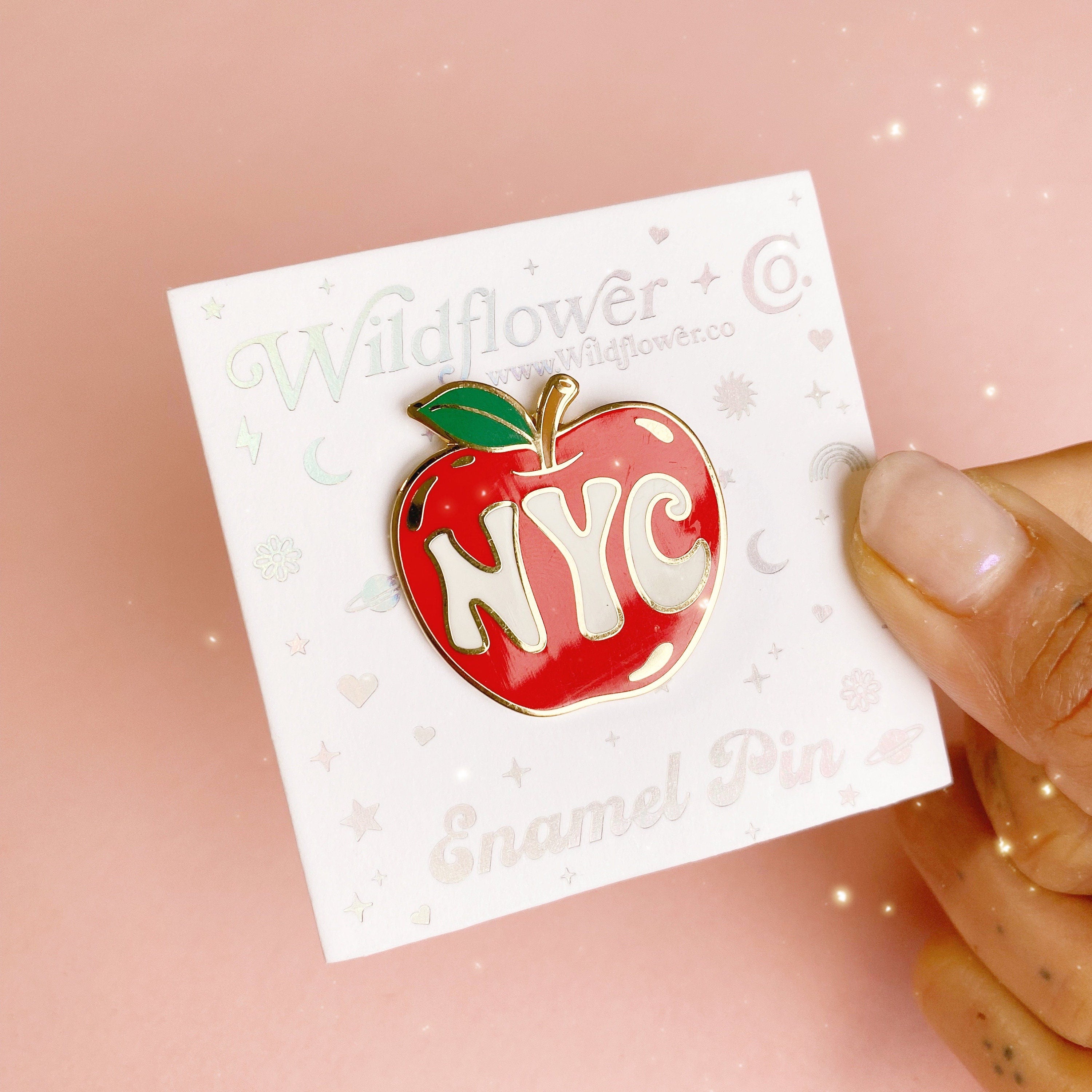 NYC Big Apple Enamel Pin – WildflowerCoShop