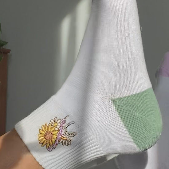 AC00406-MLT-OS - Sunflower Embroidered Athletic Ankle Sock - Wildflower + Co (1) video